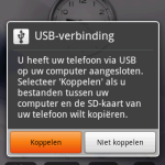 Stap 2 : Sluit de telefoon via USB aan op uw computer, en koppel de SD-kaart.